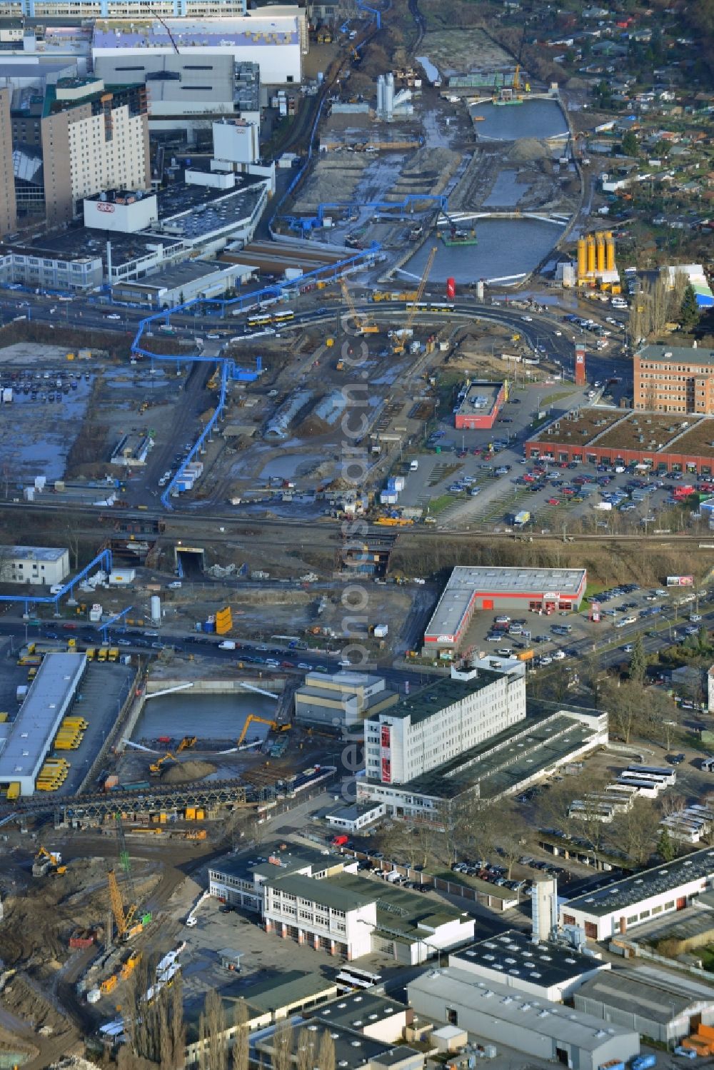 Aerial photograph Berlin Neukölln - Civil engineering construction sites for construction of the extension of the urban motorway - Autobahn Autobahn A100 in Berlin Neukoelln