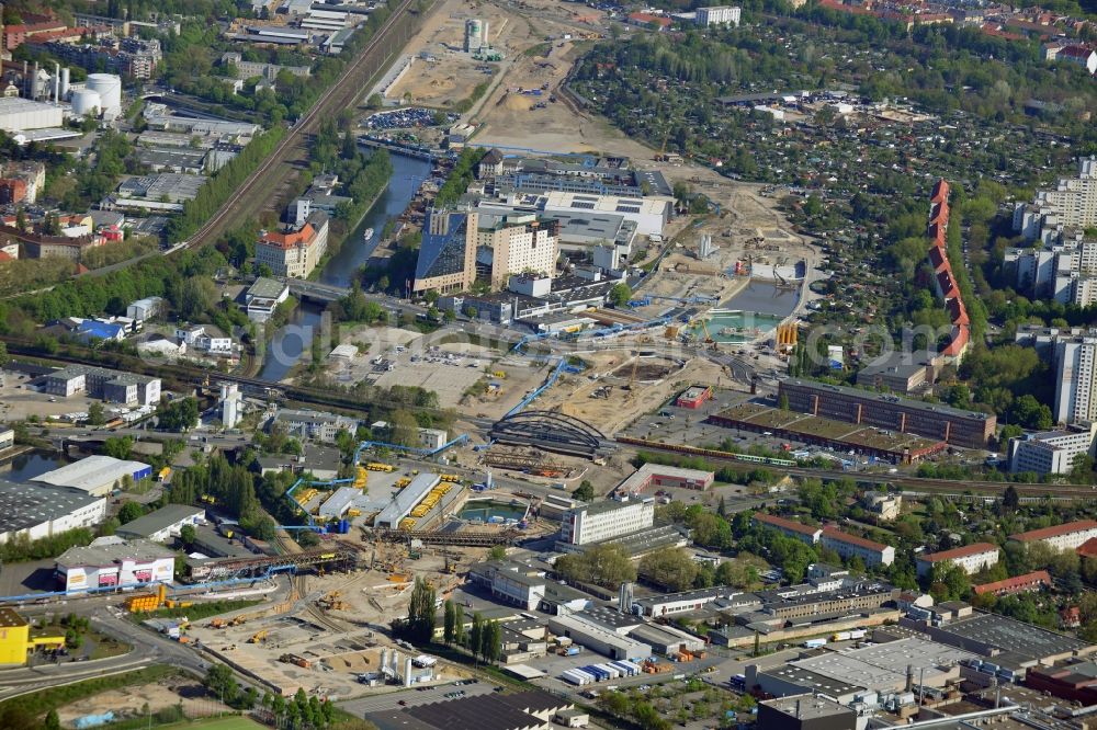 Berlin from the bird's eye view: Civil engineering construction sites for construction of the extension of the urban motorway - Autobahn Autobahn A100 in Berlin Neukoelln