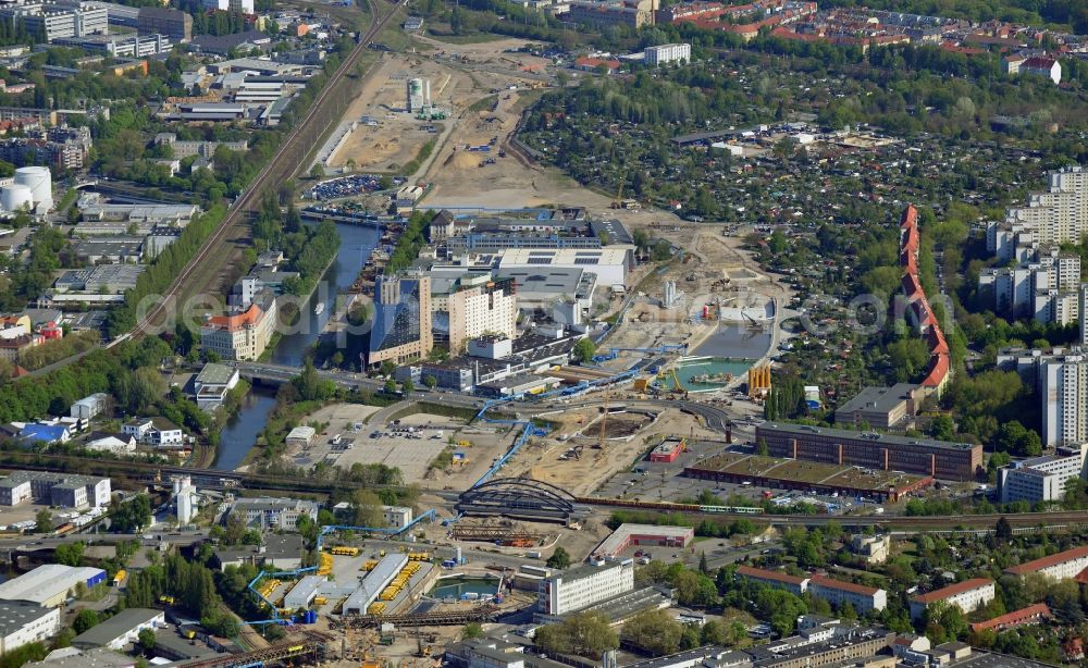 Aerial image Berlin - Civil engineering construction sites for construction of the extension of the urban motorway - Autobahn Autobahn A100 in Berlin Neukoelln