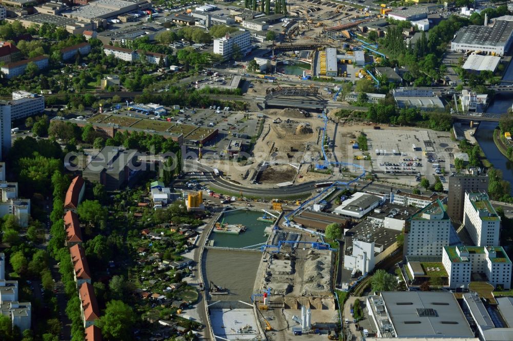 Aerial image Berlin - Civil engineering construction sites for construction of the extension of the urban motorway - Autobahn Autobahn A100 in Berlin Neukoelln. The construction company Ed. Zueblin AG, a subsidiary of construction group STRABAG SE, has received from the Berlin Senate Administration for Urban Development and Environment a contract to build