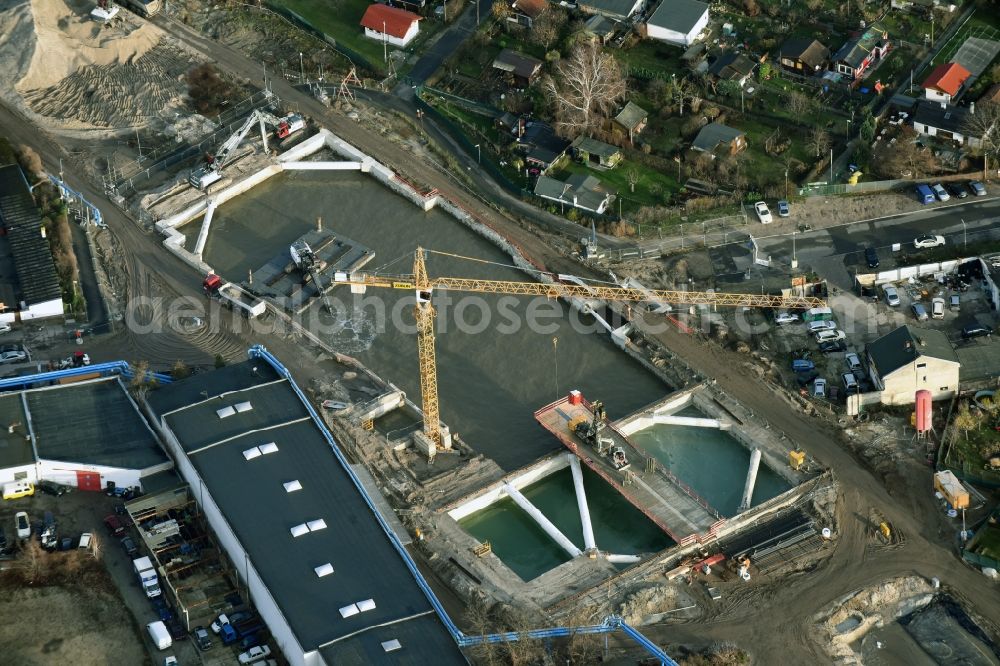 Berlin from the bird's eye view: Civil engineering construction sites for construction of the extension of the urban motorway - Autobahn Autobahn A100 in Berlin Neukoelln