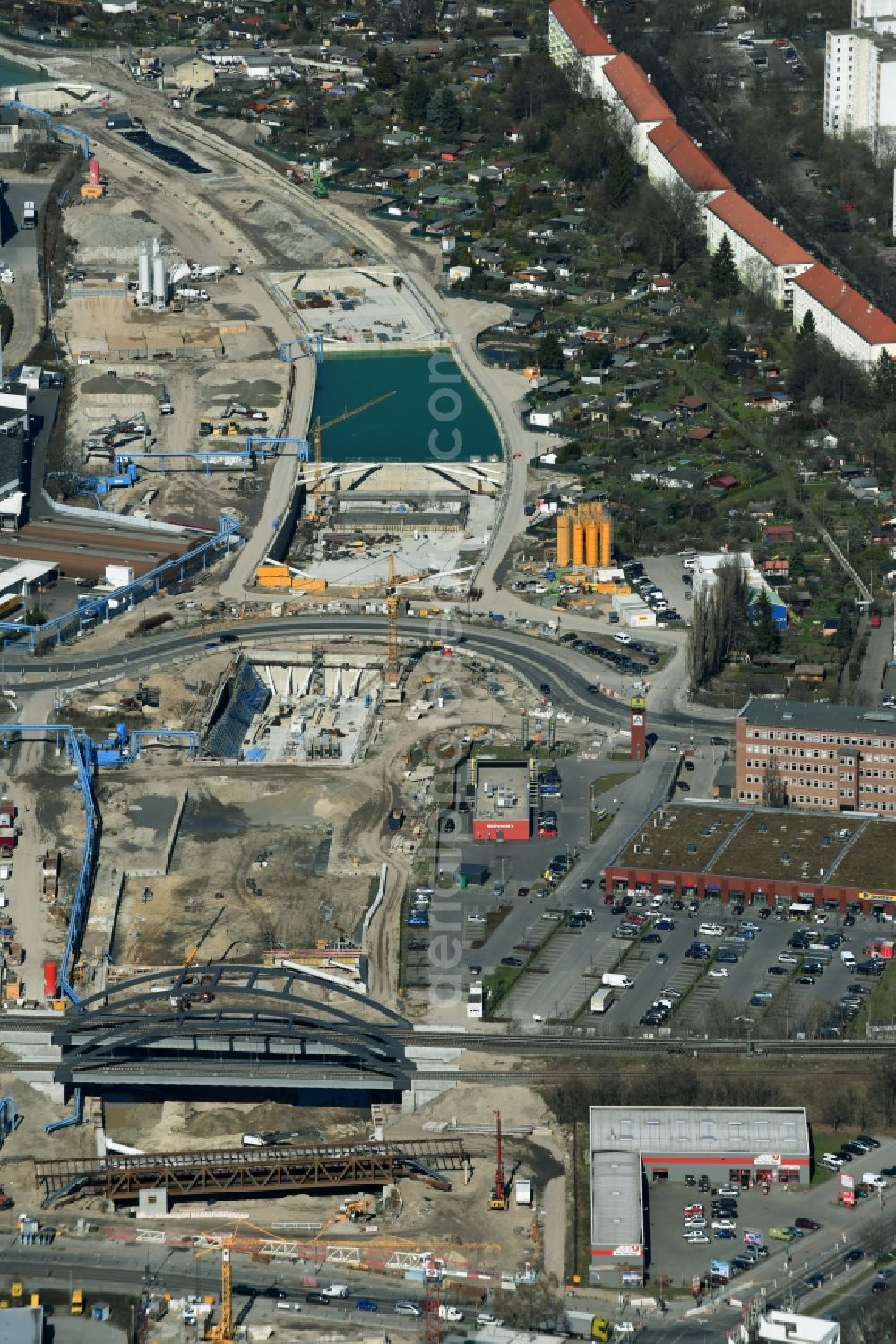 Berlin from above - Civil engineering construction sites for construction of the extension of the urban motorway - Autobahn Autobahn A100 in Berlin Neukoelln