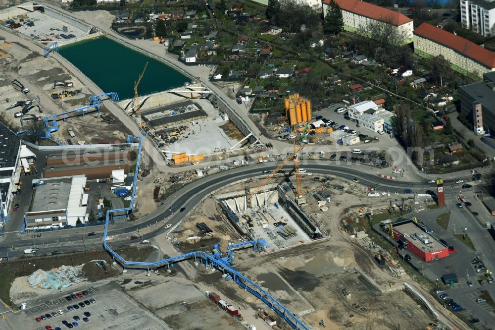 Berlin from the bird's eye view: Civil engineering construction sites for construction of the extension of the urban motorway - Autobahn Autobahn A100 in Berlin Neukoelln