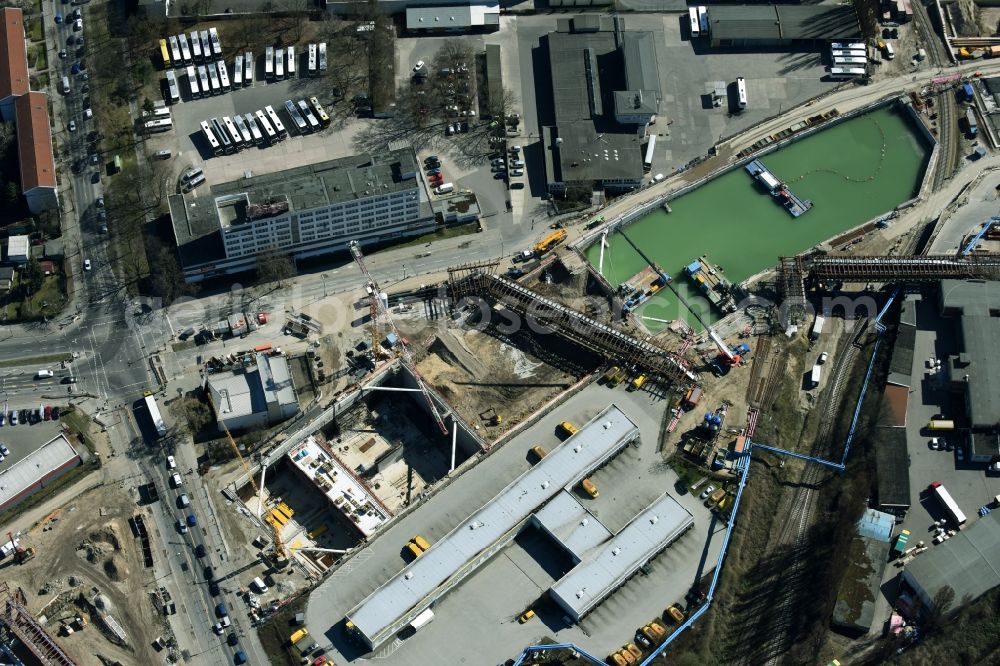 Berlin from the bird's eye view: Civil engineering construction sites for construction of the extension of the urban motorway - Autobahn Autobahn A100 in Berlin Neukoelln