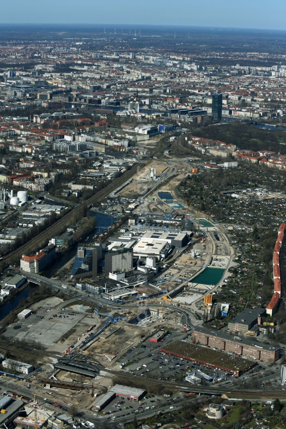 Aerial photograph Berlin - Civil engineering construction sites for construction of the extension of the urban motorway - Autobahn Autobahn A100 in Berlin Neukoelln