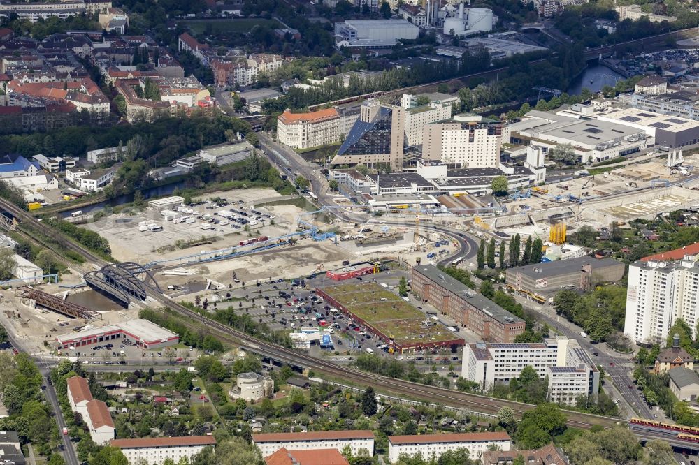 Aerial photograph Berlin - Civil engineering construction sites for construction of the extension of the urban motorway - Autobahn Autobahn A100 in Berlin Neukoelln