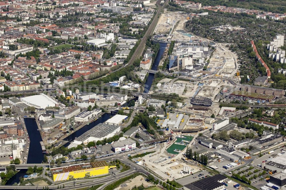 Aerial image Berlin - Civil engineering construction sites for construction of the extension of the urban motorway - Autobahn Autobahn A100 in Berlin Neukoelln