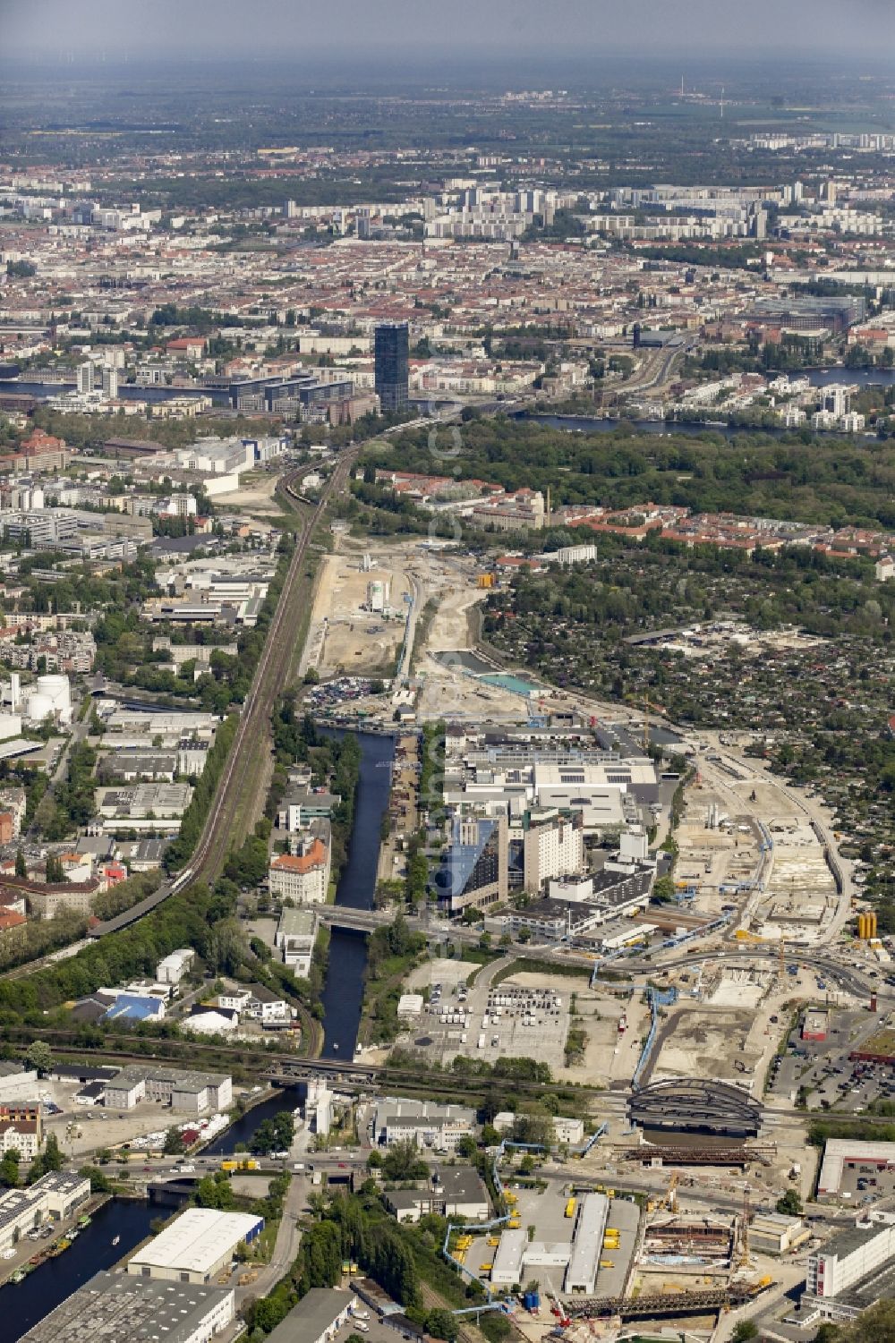 Aerial photograph Berlin - Civil engineering construction sites for construction of the extension of the urban motorway - Autobahn Autobahn A100 in Berlin Neukoelln