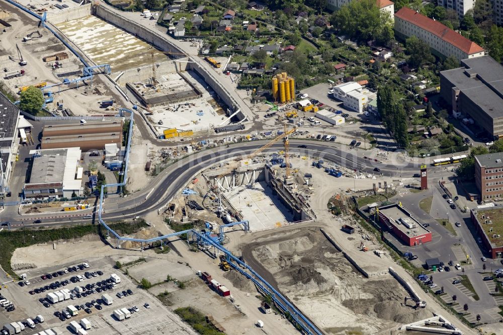 Aerial photograph Berlin - Civil engineering construction sites for construction of the extension of the urban motorway - Autobahn Autobahn A100 in Berlin Neukoelln