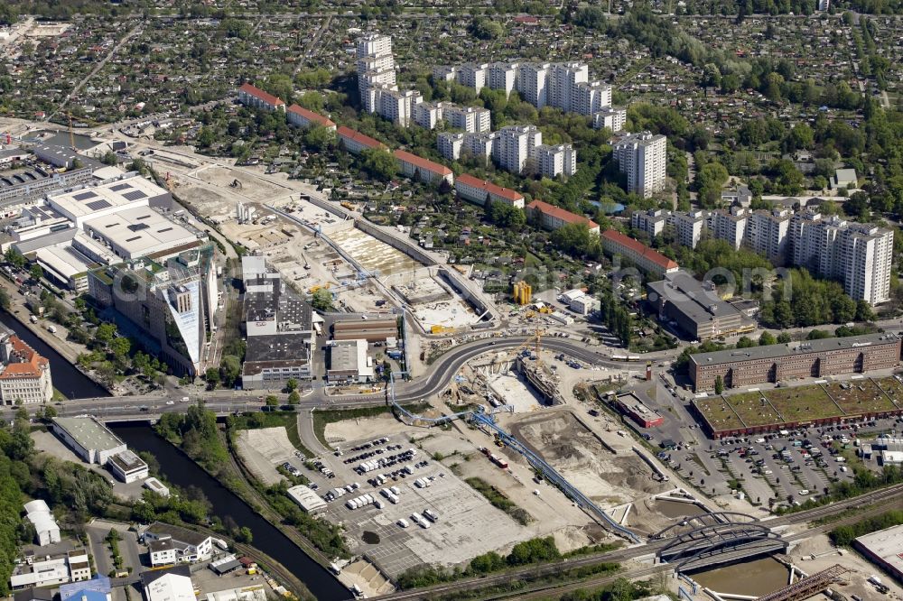 Berlin from above - Civil engineering construction sites for construction of the extension of the urban motorway - Autobahn Autobahn A100 in Berlin Neukoelln