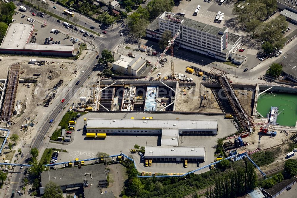 Berlin from the bird's eye view: Civil engineering construction sites for construction of the extension of the urban motorway - Autobahn Autobahn A100 in Berlin Neukoelln