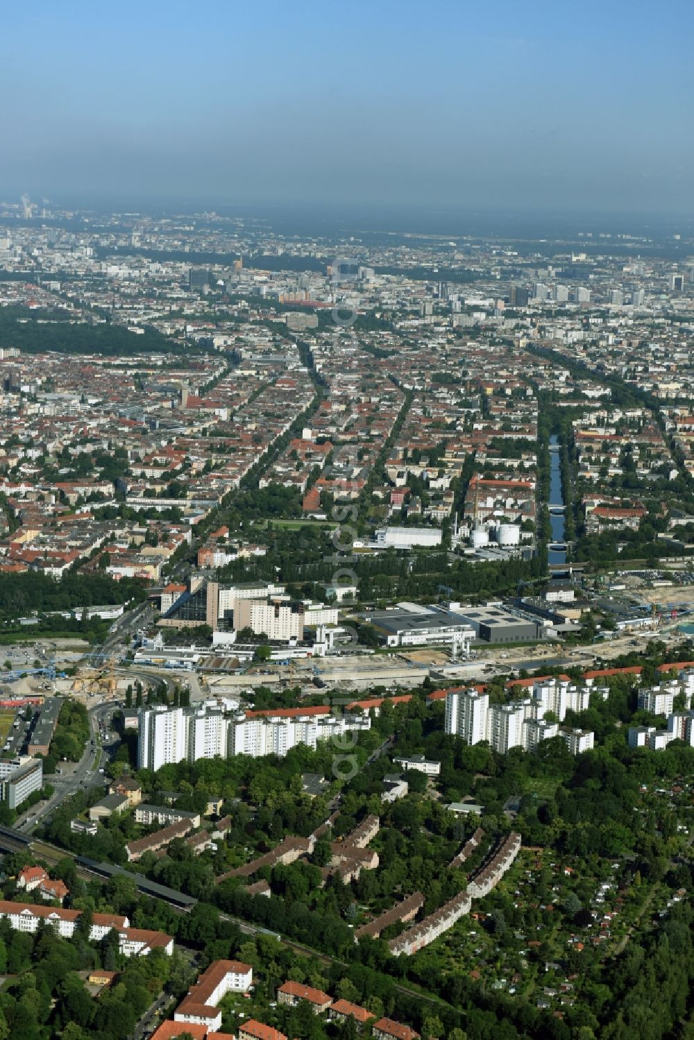 Berlin from above - Civil engineering construction sites for construction of the extension of the urban motorway - Autobahn Autobahn A100 in Berlin Neukoelln