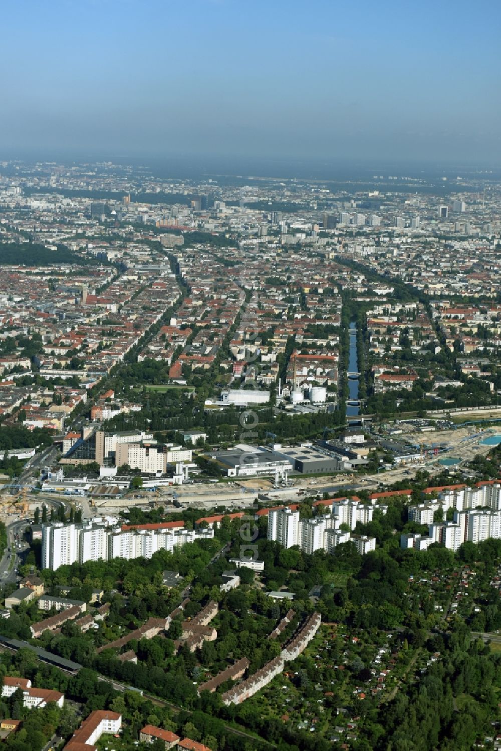 Berlin from the bird's eye view: Civil engineering construction sites for construction of the extension of the urban motorway - Autobahn Autobahn A100 in Berlin Neukoelln