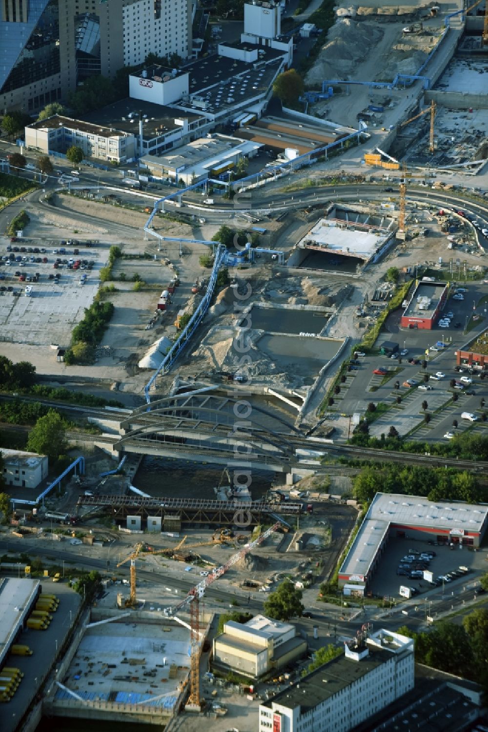 Aerial photograph Berlin - Civil engineering construction sites for construction of the extension of the urban motorway - Autobahn Autobahn A100 in Berlin Neukoelln