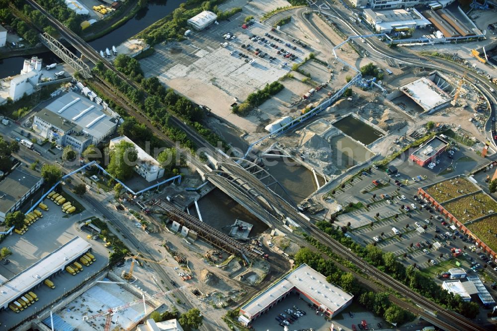 Aerial image Berlin - Civil engineering construction sites for construction of the extension of the urban motorway - Autobahn Autobahn A100 in Berlin Neukoelln