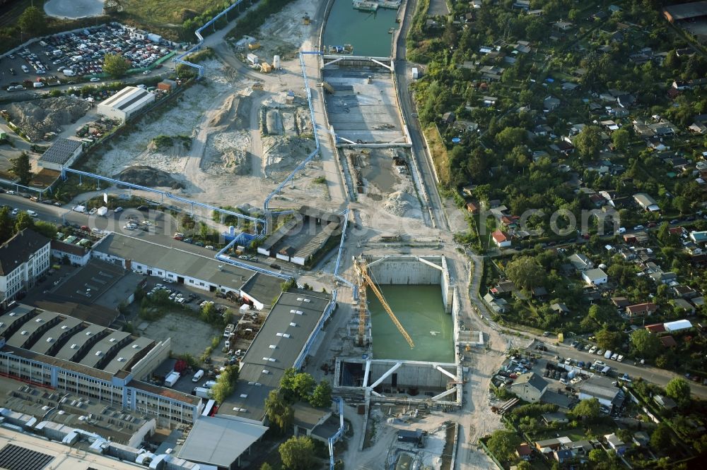 Aerial image Berlin - Civil engineering construction sites for construction of the extension of the urban motorway - Autobahn Autobahn A100 in Berlin Neukoelln