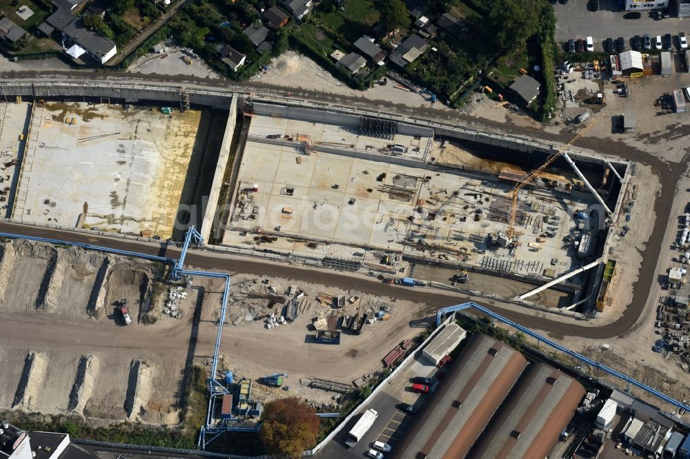 Aerial image Berlin - Civil engineering construction sites for construction of the extension of the urban motorway - Autobahn Autobahn A100 in Berlin Neukoelln