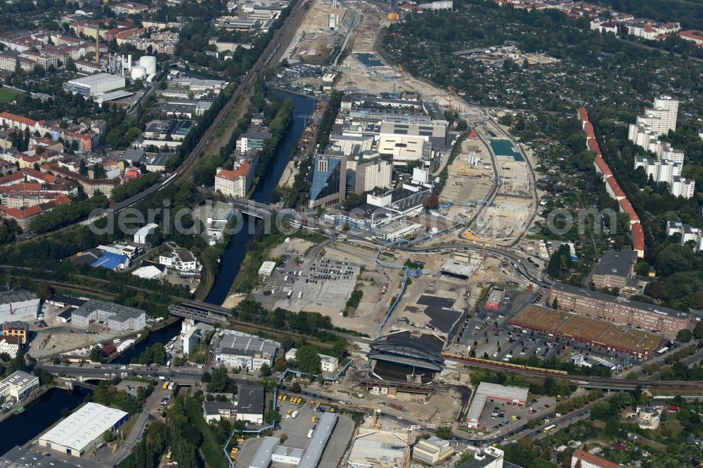 Berlin from the bird's eye view: Civil engineering construction sites for construction of the extension of the urban motorway - Autobahn Autobahn A100 in Berlin Neukoelln