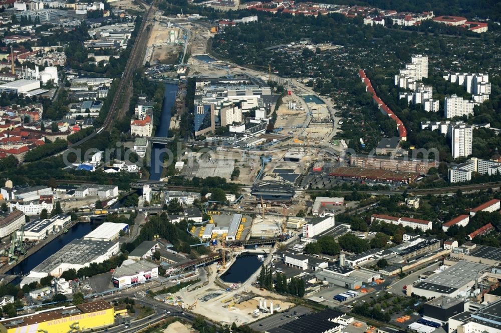 Berlin from the bird's eye view: Civil engineering construction sites for construction of the extension of the urban motorway - Autobahn Autobahn A100 in Berlin Neukoelln