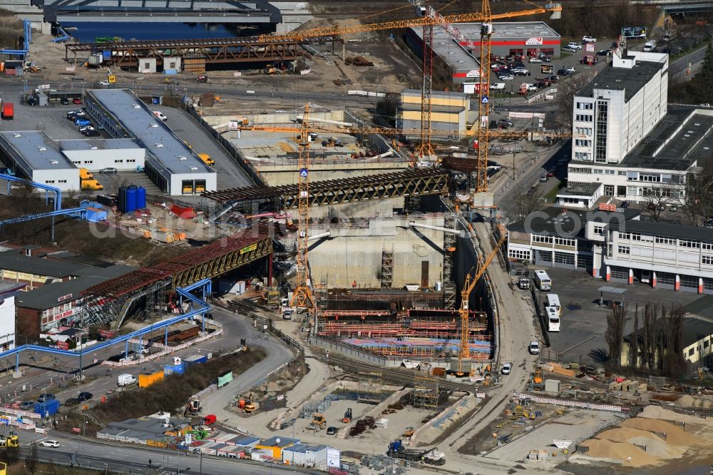 Berlin from the bird's eye view: Civil engineering construction sites for construction of the extension of the urban motorway - Autobahn Autobahn A100 in Berlin Neukoelln