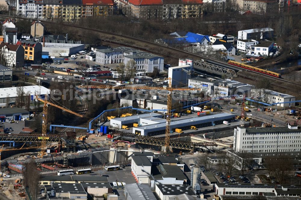 Aerial photograph Berlin - Civil engineering construction sites for construction of the extension of the urban motorway - Autobahn Autobahn A100 in Berlin Neukoelln