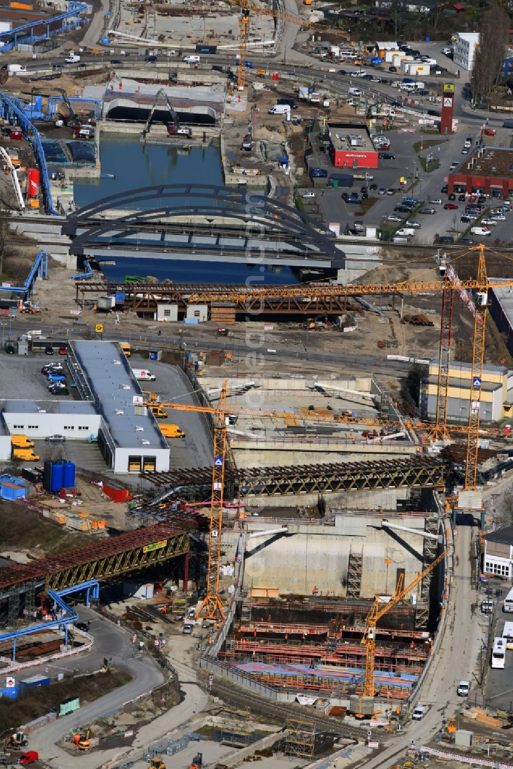 Berlin from above - Civil engineering construction sites for construction of the extension of the urban motorway - Autobahn Autobahn A100 in Berlin Neukoelln