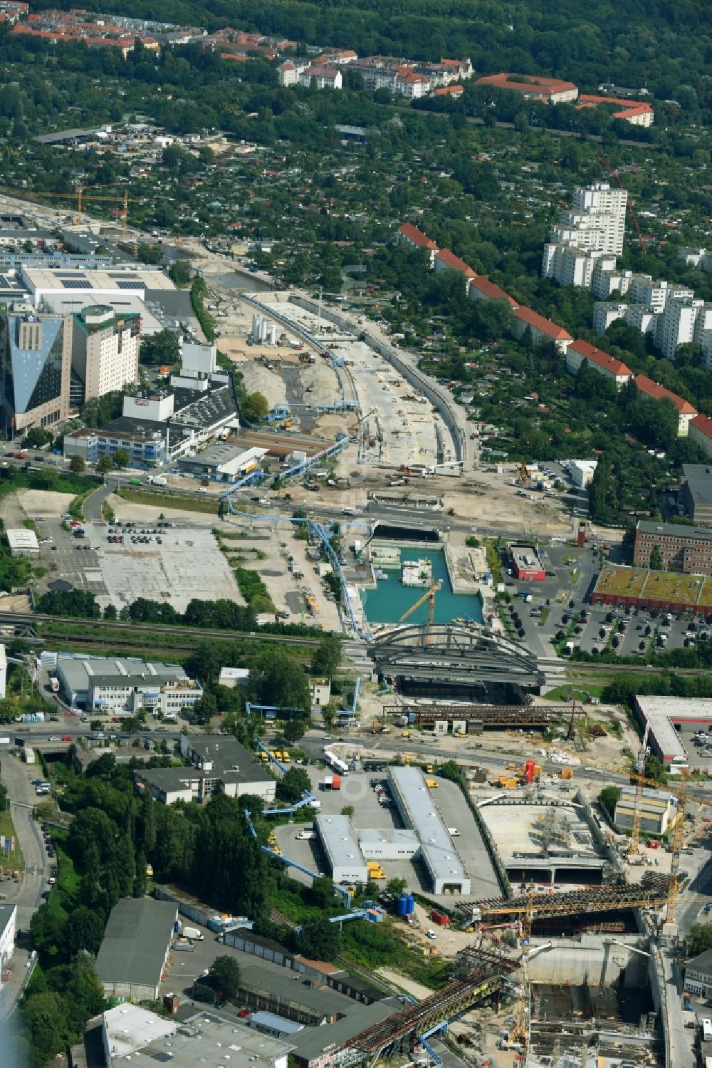 Berlin from the bird's eye view: Civil engineering construction sites for construction of the extension of the urban motorway - Autobahn Autobahn A100 in Berlin Neukoelln