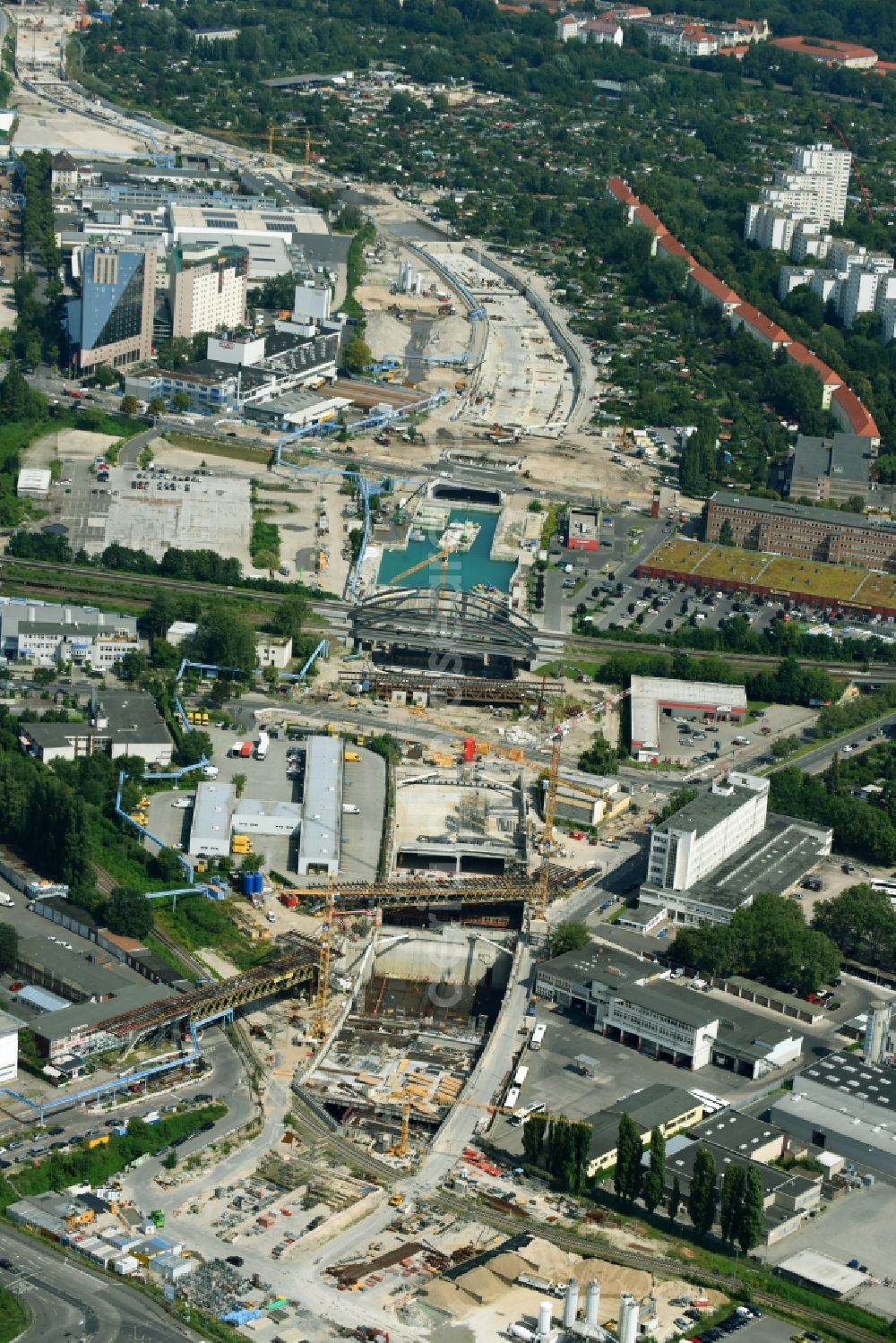 Aerial photograph Berlin - Civil engineering construction sites for construction of the extension of the urban motorway - Autobahn Autobahn A100 in Berlin Neukoelln