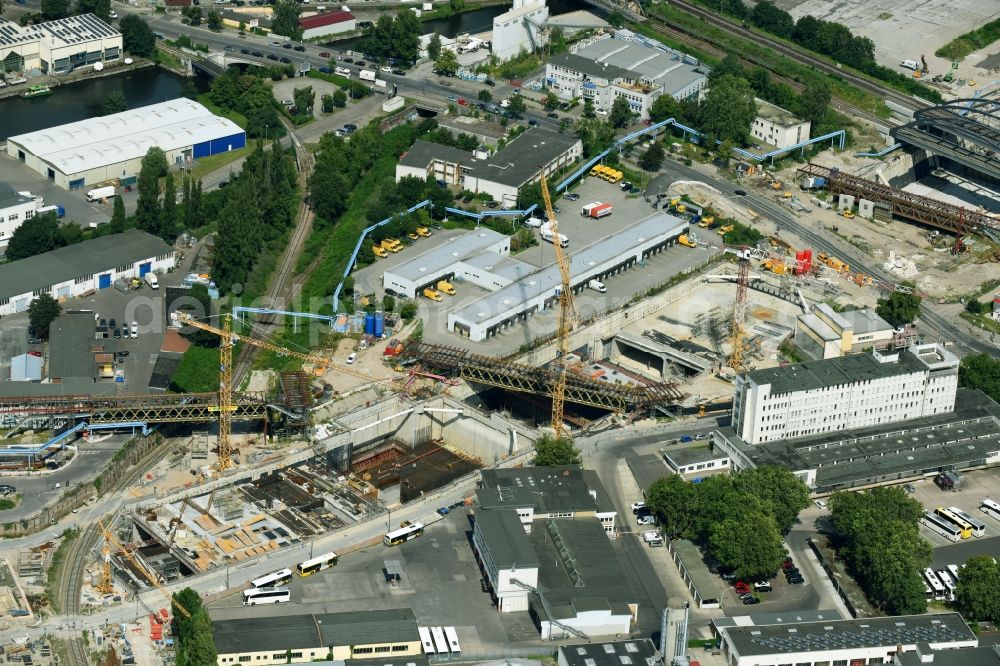 Berlin from the bird's eye view: Civil engineering construction sites for construction of the extension of the urban motorway - Autobahn Autobahn A100 in Berlin Neukoelln