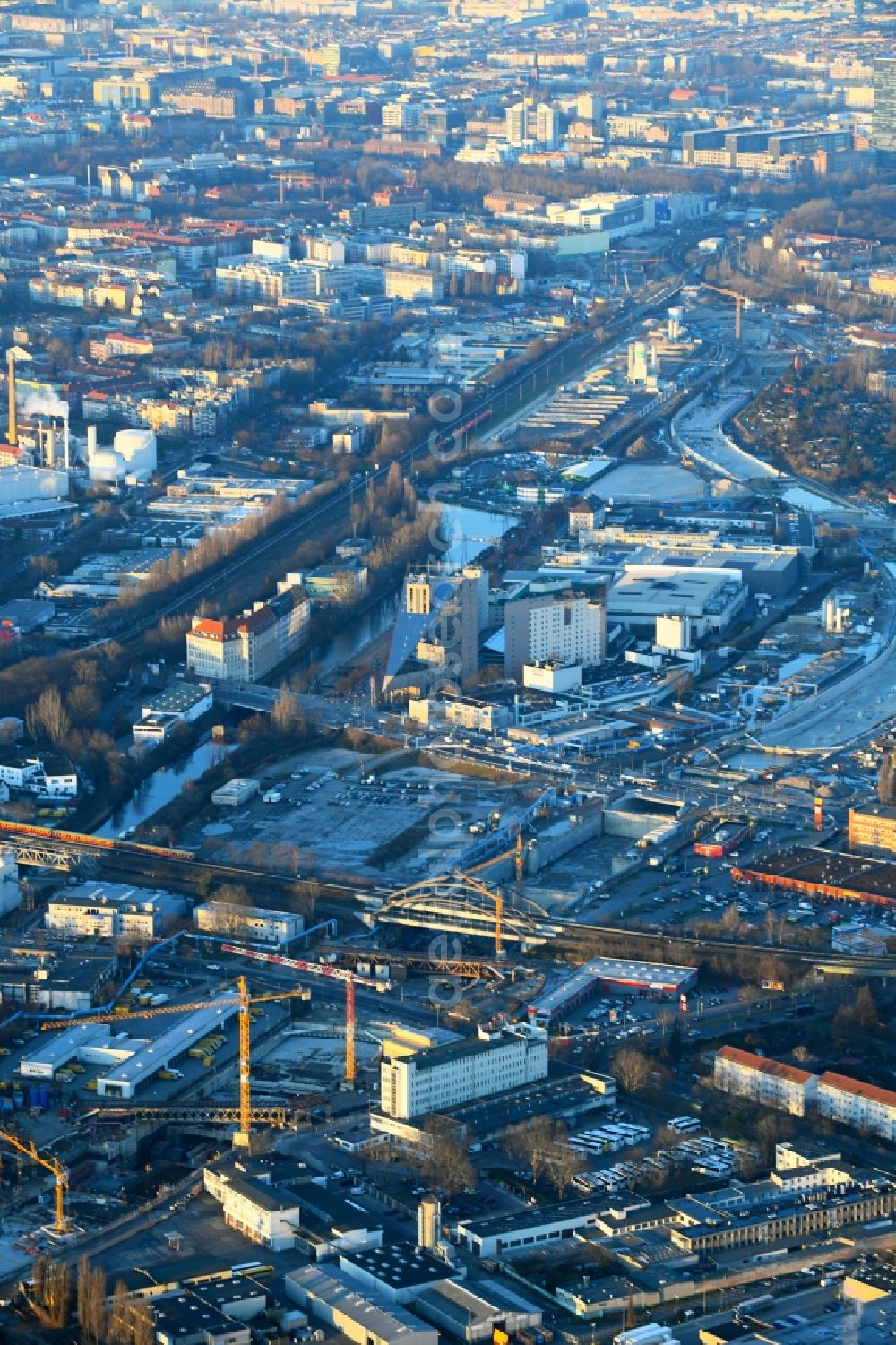 Aerial image Berlin - Civil engineering construction sites for construction of the extension of the urban motorway - Autobahn Autobahn A100 in Berlin Neukoelln