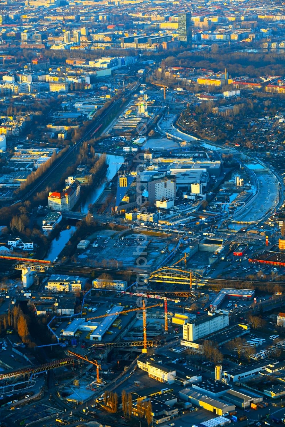 Aerial photograph Berlin - Civil engineering construction sites for construction of the extension of the urban motorway - Autobahn Autobahn A100 in Berlin Neukoelln