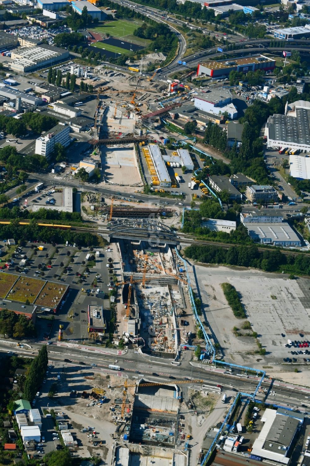 Aerial photograph Berlin - Civil engineering construction sites for construction of the extension of the urban motorway - Autobahn Autobahn A100 in Berlin Neukoelln