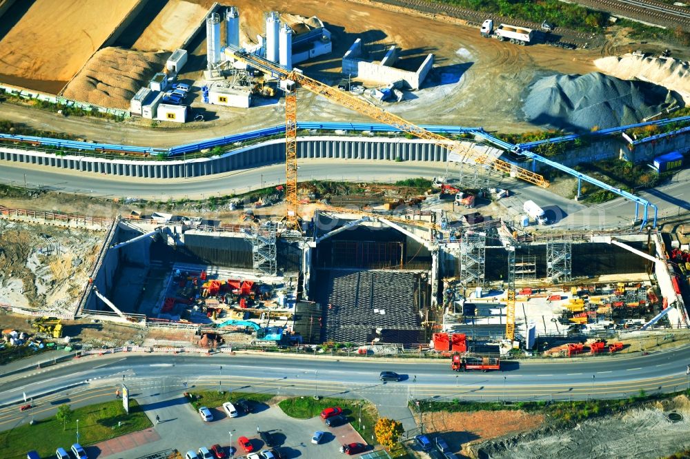 Aerial image Berlin - Civil engineering construction sites for construction of the extension of the urban motorway - Autobahn Autobahn A100 in Berlin Treptow