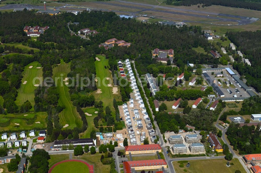 Berlin from the bird's eye view: Construction sites for new construction residential area of detached housing estate Amberbaumallee - Moorbirkenweg in the district Kladow in Berlin, Germany