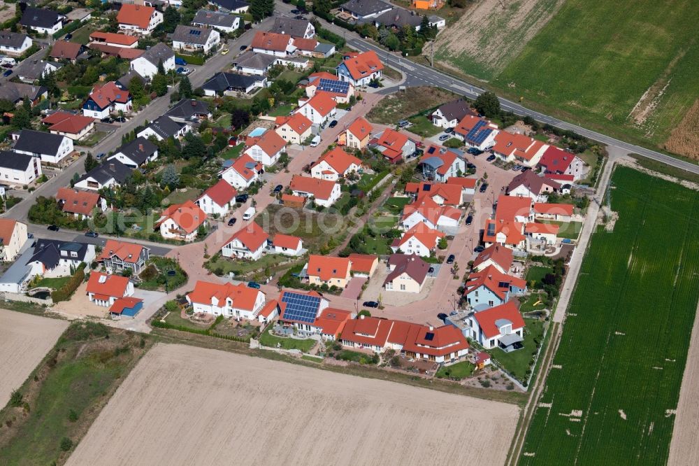 Aerial image Herxheim bei Landau (Pfalz) - Construction sites for new construction residential area of detached housing estate Im Bannholtz in the district Hayna in Herxheim bei Landau (Pfalz) in the state Rhineland-Palatinate