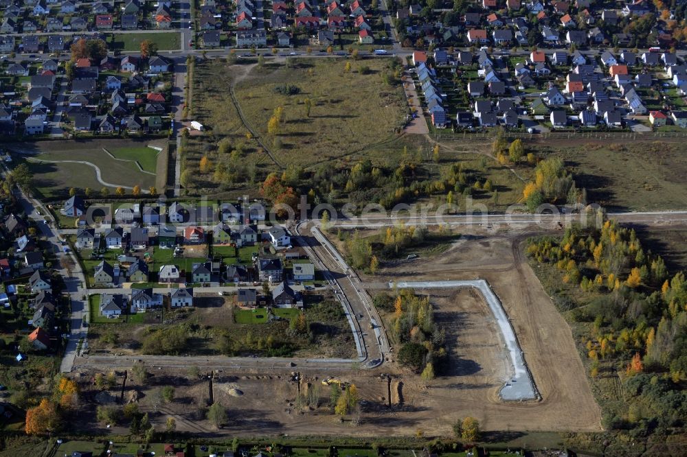 Aerial image Berlin - Construction sites for new construction residential area of detached housing estate on Planstrasse im Stadtteil Mahlsdorf in Berlin in Germany