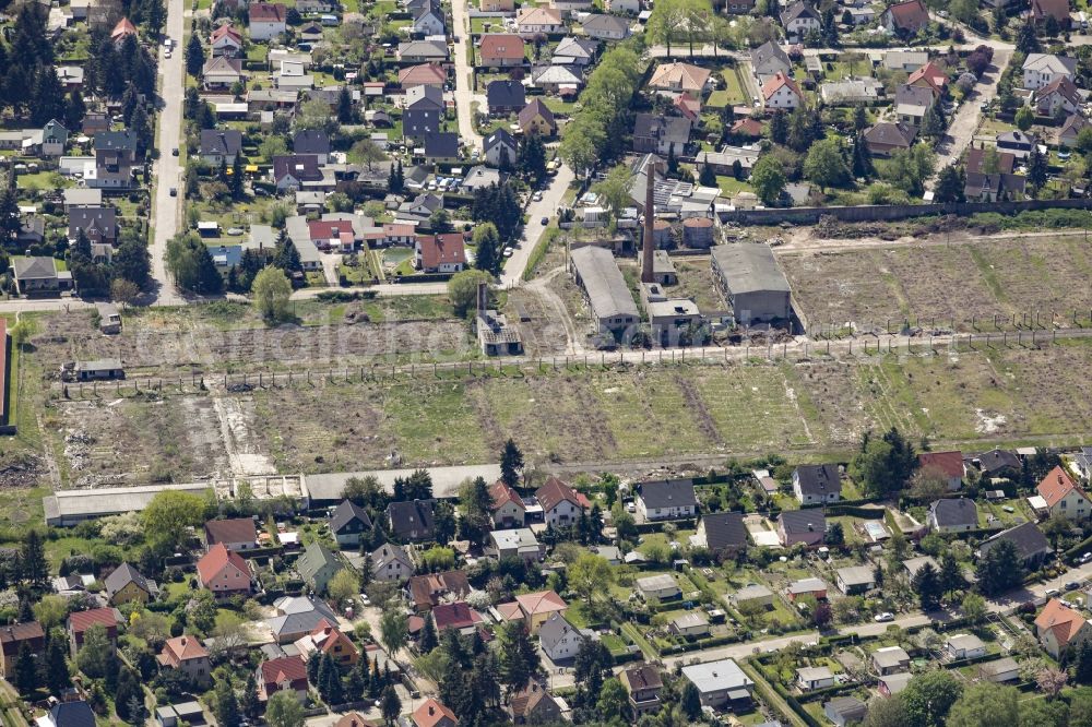 Berlin from the bird's eye view: Construction sites for new construction residential area of detached housing estate Schmetterlingswiesen in Biesdorf in Berlin, Germany