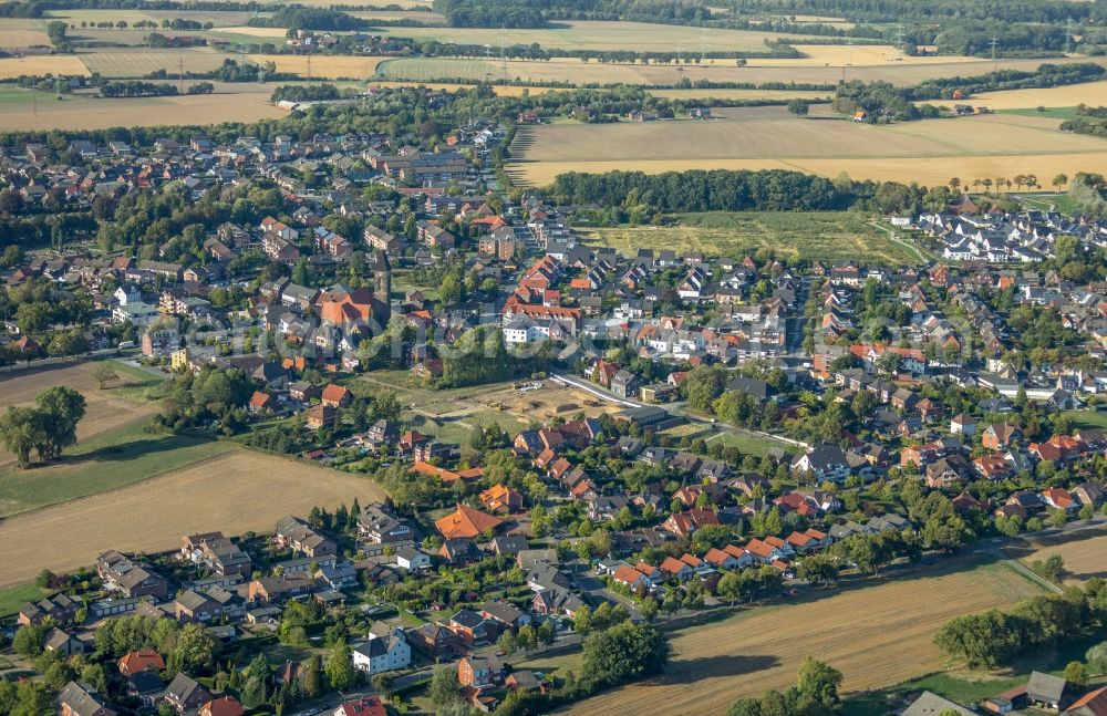 Hamm from the bird's eye view: Construction sites for new construction residential area of detached housing estate on Doerholtstrasse in Hamm in the state North Rhine-Westphalia, Germany