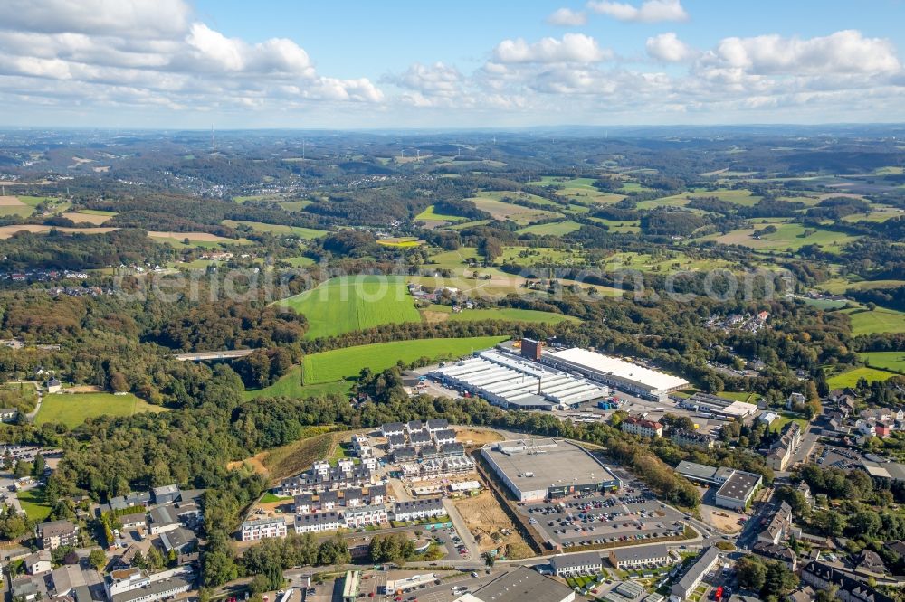 Velbert from above - Construction sites for new construction residential area of detached housing estate on the former Woeste-terrain in Velbert in the state North Rhine-Westphalia. The development is carried out by the companies: Ten Brinke and Deutsche Reihenhaus