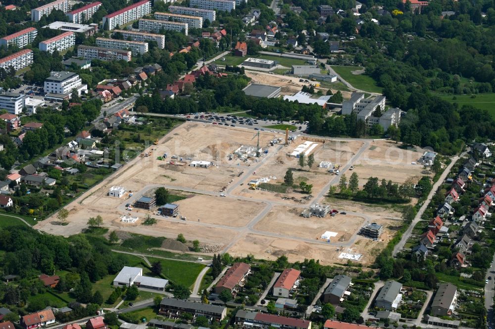 Aerial photograph Schwerin - Construction sites for new construction residential area of detached housing estate on Gadebuscher Strasse in Schwerin in the state Mecklenburg - Western Pomerania, Germany