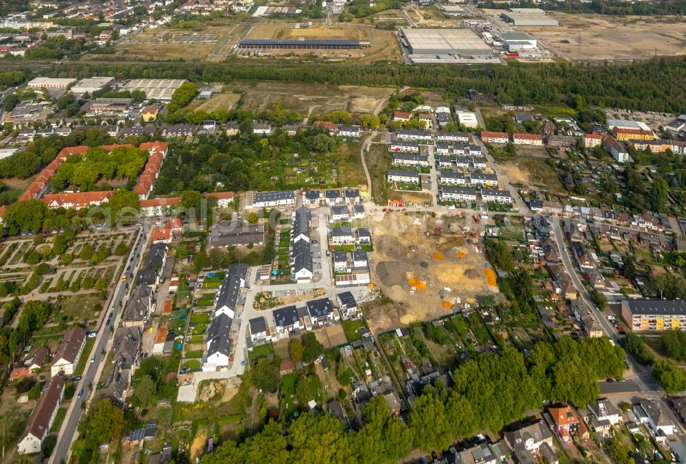 Aerial image Gelsenkirchen - Construction sites for new construction residential area of detached housing estate entlong of Grollmonnstrasse and An of Luthenburg in Gelsenkirchen in the state North Rhine-Westphalia, Germany