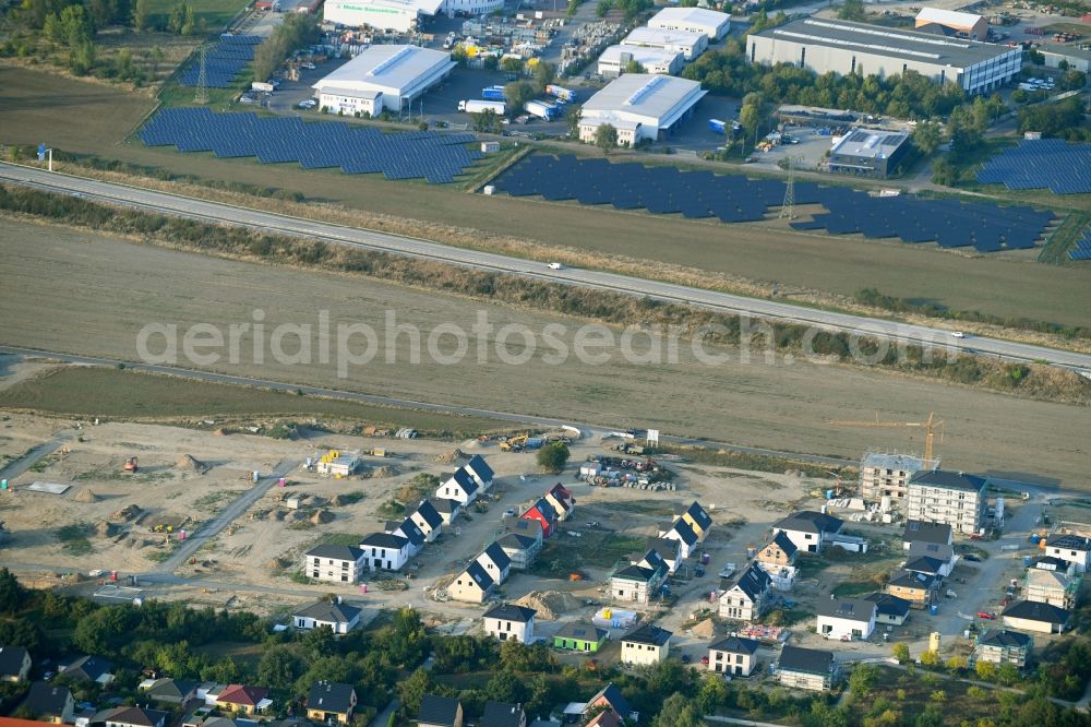 Neuenhagen from the bird's eye view: Construction sites for new construction residential area of detached housing estate on Gruscheweg in Neuenhagen in the state Brandenburg, Germany