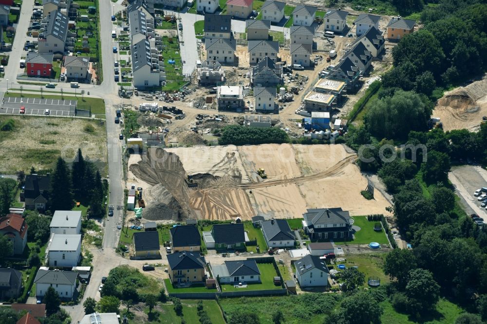 Berlin from above - Construction sites for new construction residential area of detached housing estate Hermineweg - Theodorstrasse in the district Mahlsdorf in Berlin, Germany