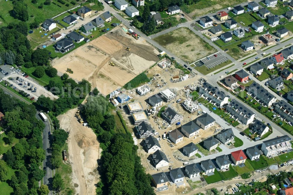 Aerial image Berlin - Construction sites for new construction residential area of detached housing estate Hermineweg - Theodorstrasse in the district Mahlsdorf in Berlin, Germany