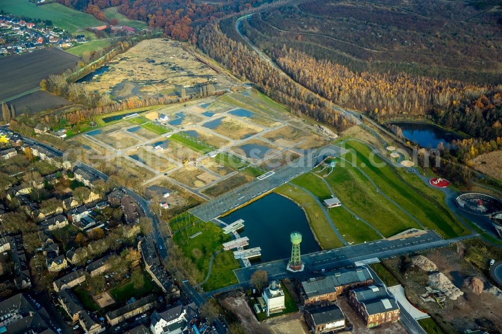 Dinslaken from above - Construction sites for new construction residential area of detached housing estate Huenxer Strasse - Lohberg in the district Ruhr Metropolitan Area in Dinslaken in the state North Rhine-Westphalia