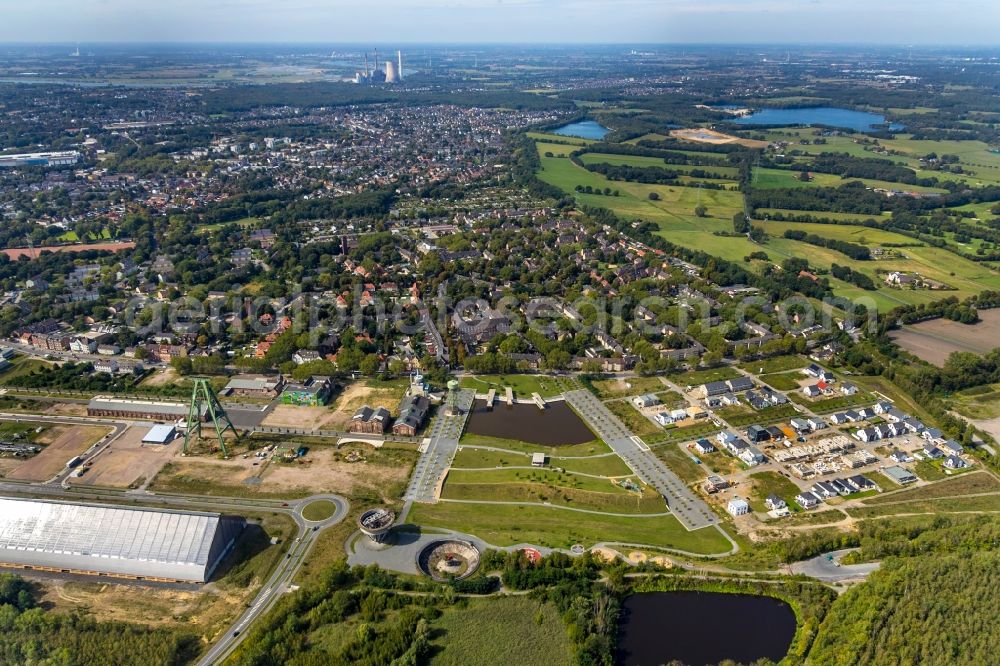 Aerial image Dinslaken - Construction sites for new construction residential area of detached housing estate Huenxer Strasse - Lohberg in the district Ruhr Metropolitan Area in Dinslaken in the state North Rhine-Westphalia