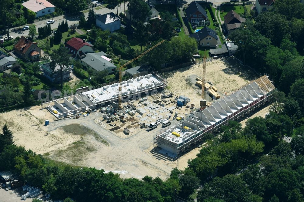 Berlin from the bird's eye view: Construction sites for new construction residential area of detached housing estate on Hultschiner Donm 292 in the district Mahlsdorf in Berlin, Germany