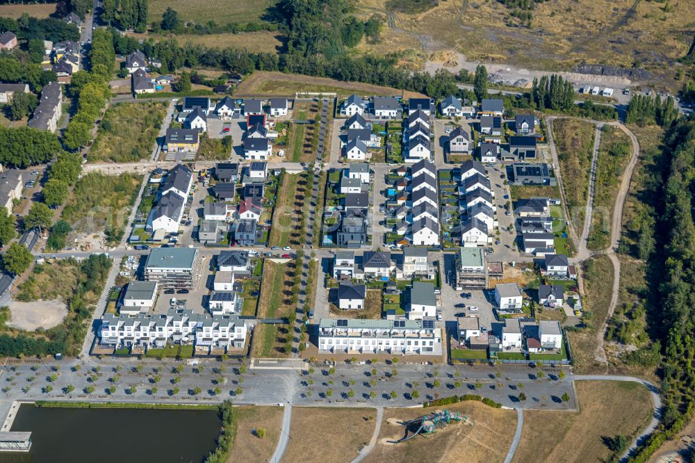 Dinslaken from above - Construction sites for new construction residential area of detached housing estate Am Kauenkorb in Dinslaken in the state North Rhine-Westphalia, Germany