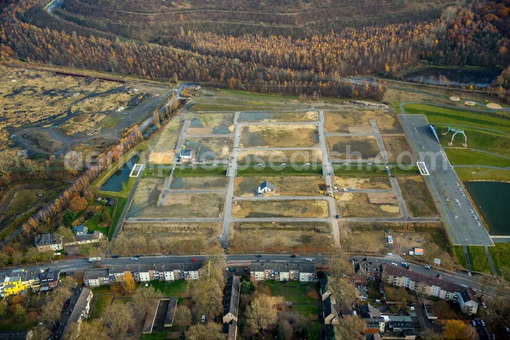 Dinslaken from above - Construction sites for new construction residential area of detached housing estate Lohberg in the district Ruhr Metropolitan Area in Dinslaken in the state North Rhine-Westphalia