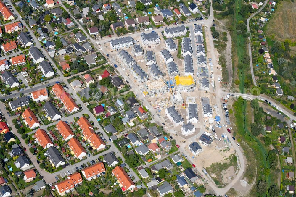 Aerial image Berlin - Construction sites for new construction residential area of detached housing estate Moewenweg - Gruene Aue in the district Biesdorf in Berlin, Germany